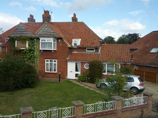 Further aspirational Englishness involved being obsessed with this one red brick house that had ivy on it